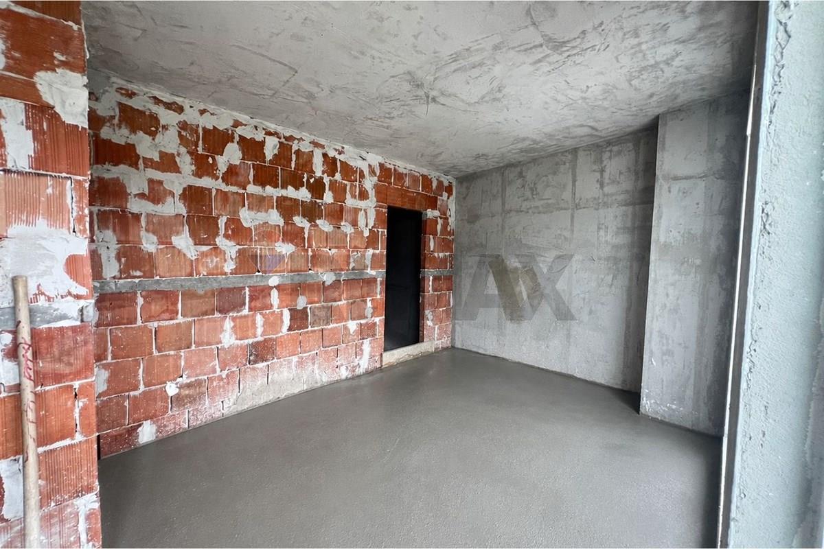 Garage à vendre près de shkolla 1 maji