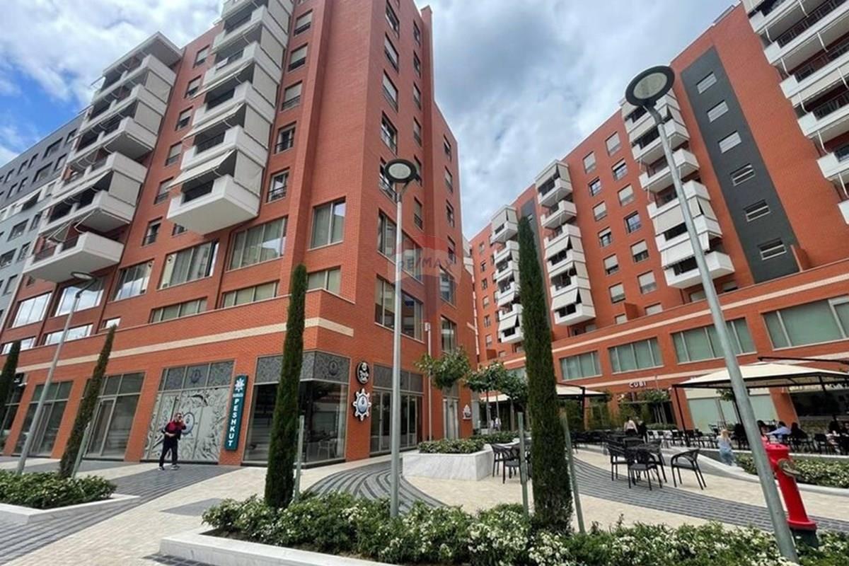 Spazio commerciale in vendita al kompleksi delijorgji 129,2 m² (3)