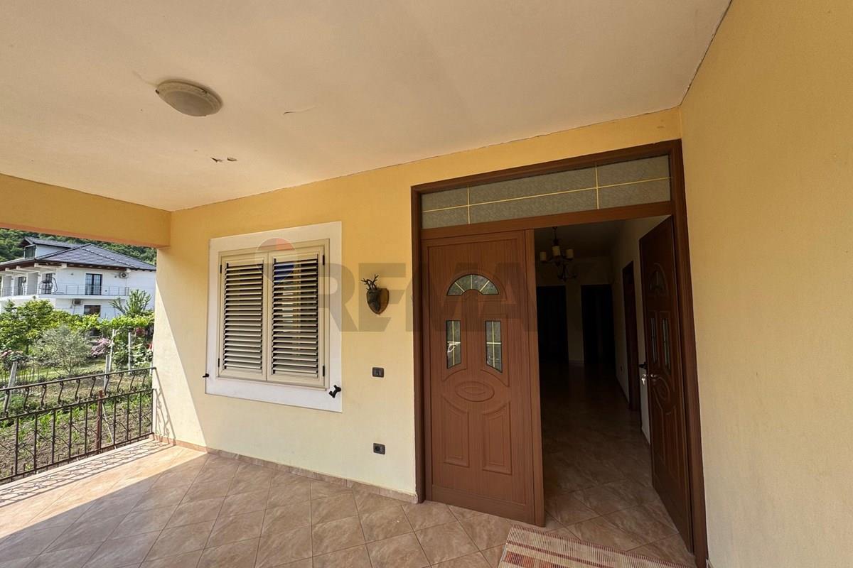 Houses for sale, peze helmas