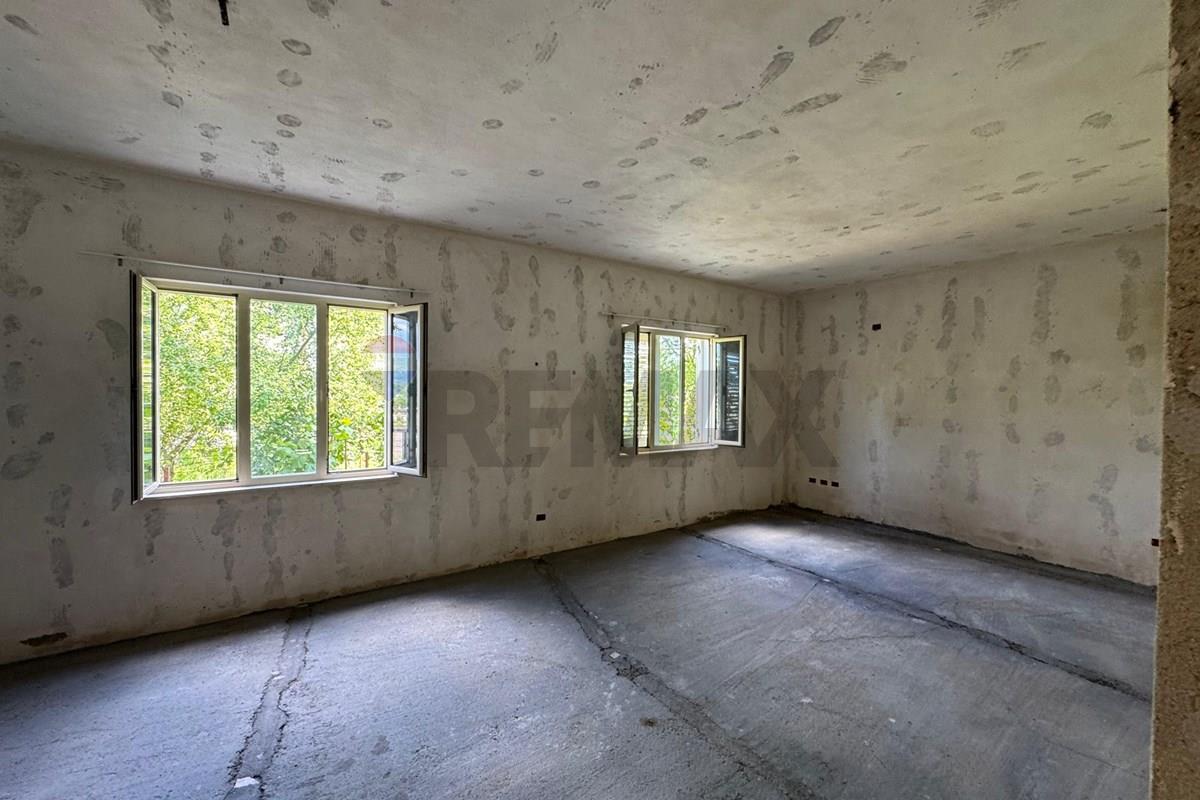 Houses for sale, peze helmas