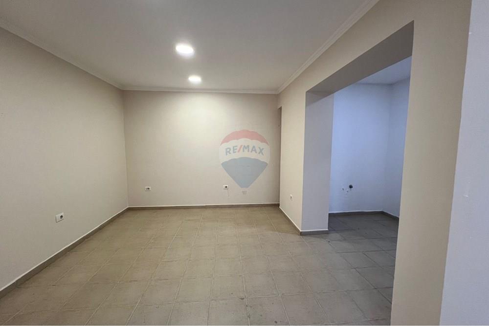 In affitto, ambiente adatto per ufficio vicino allo stadio dinamo.