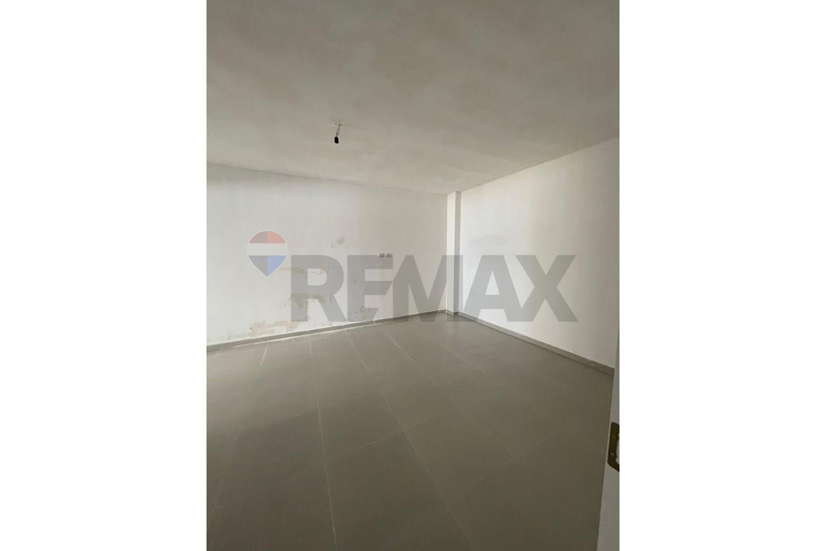 Shitet apartament 1+1 ne golem ,shum prane detit rreshti 3 (2)