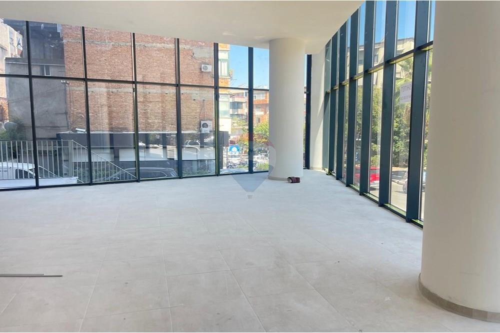 Nous proposons une unité d'angle à vendre au mine peza residence !