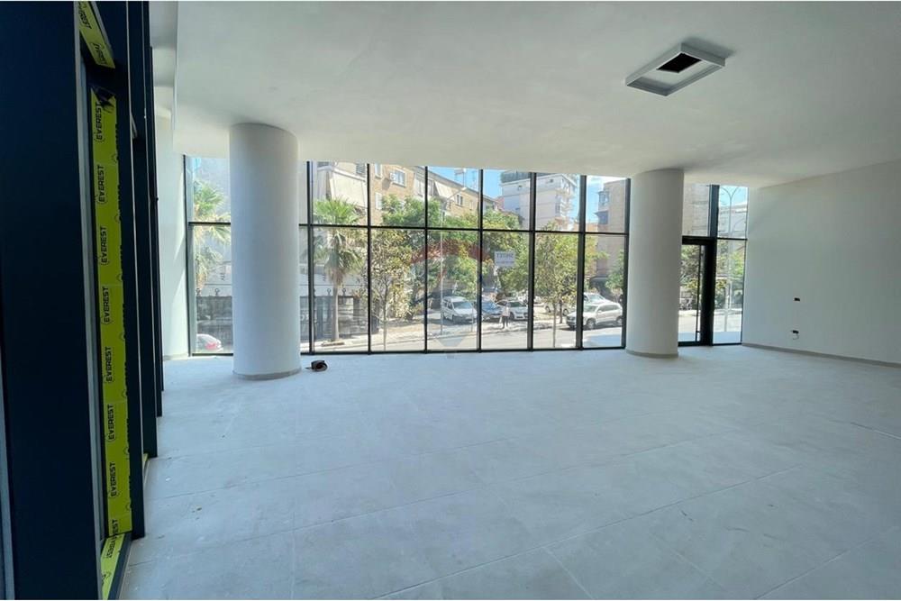 Nous proposons une unité d'angle à vendre au mine peza residence !