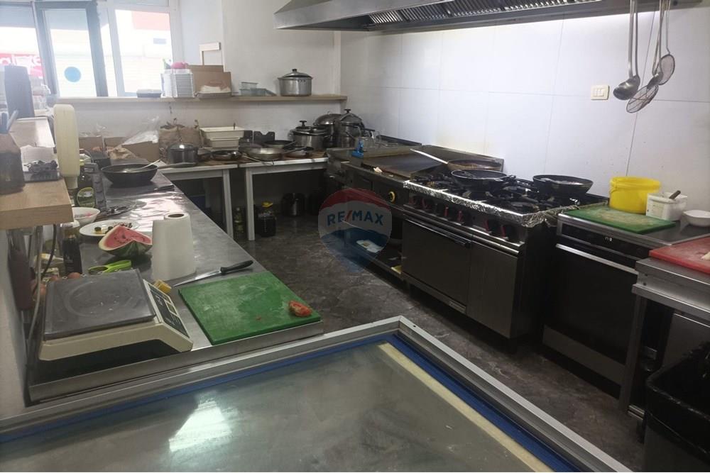 Business bar-restaurant for sale located on besim alla street in Yzberisht area