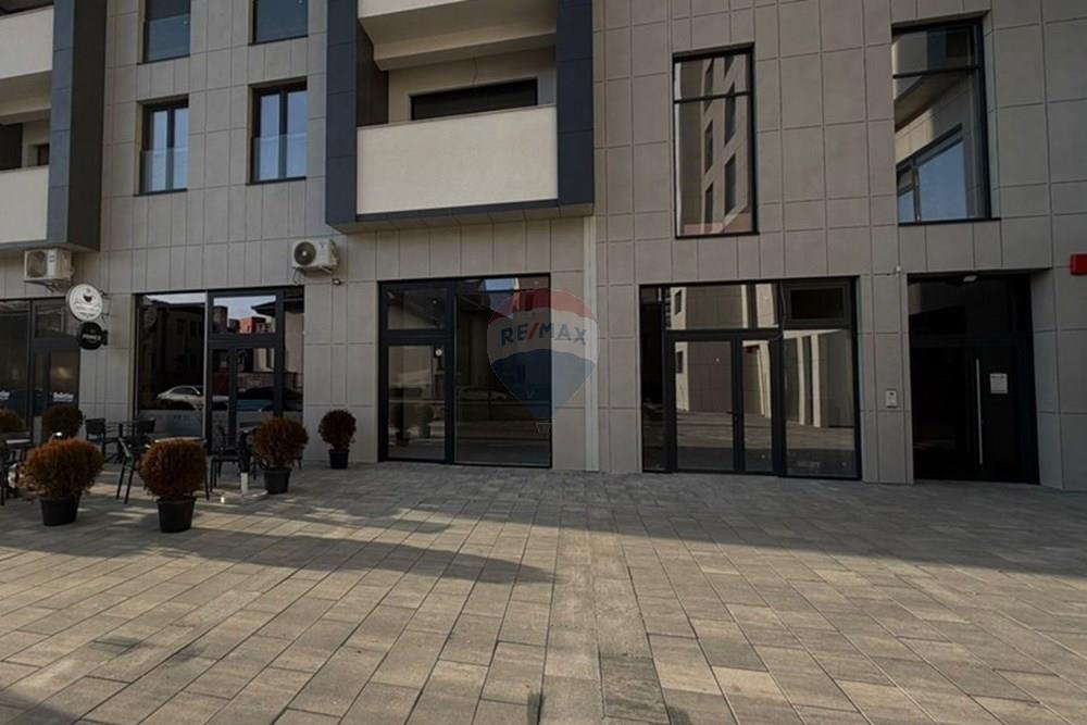 Locale commerciale di 129 m² in vendita a Bregu i Diellit, Prishtinë!