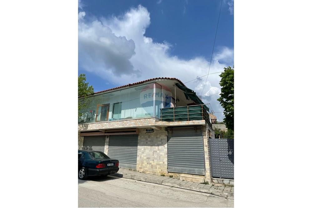 Private house for sale in llukan prifti neighborhood, kucove