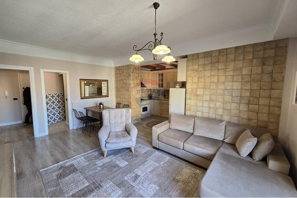 Apartment for sale 1+1+gazoniere in downtown 9-storey building