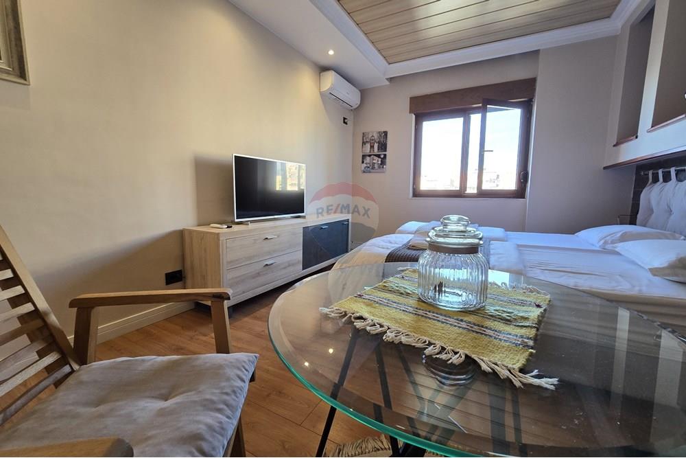Apartment for sale 1+1+gazoniere in downtown 9-storey building