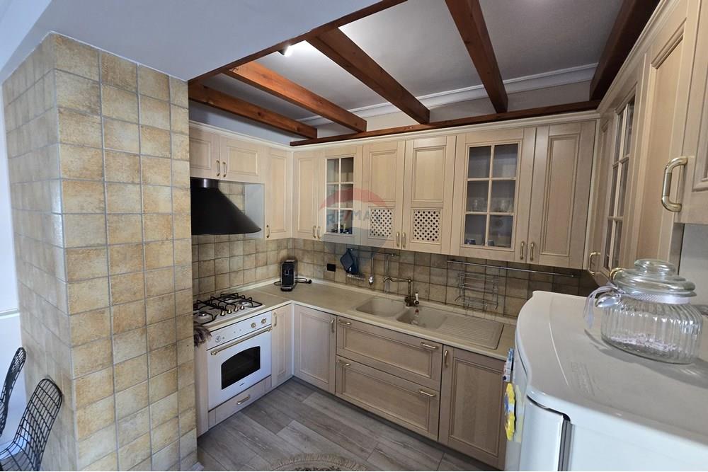 Apartment for sale 1+1+gazoniere in downtown 9-storey building