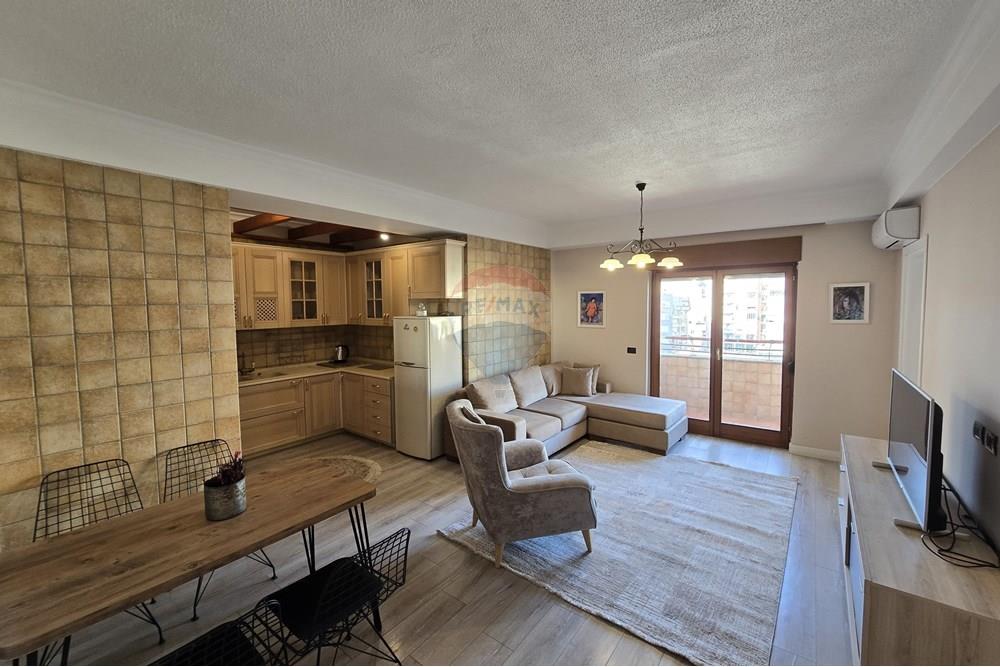 Apartment for sale 1+1+gazoniere in downtown 9-storey building
