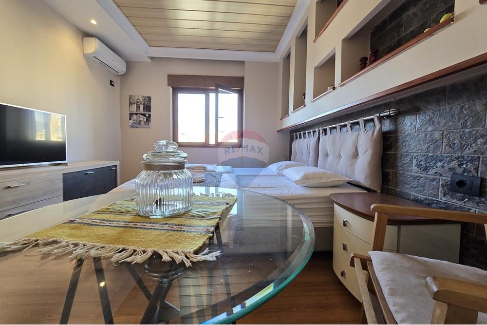 Apartment for sale 1+1+gazoniere in downtown 9-storey building