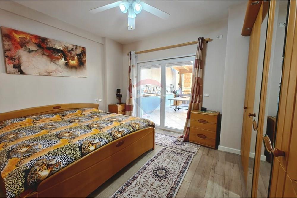 Apartamento 3+1+2 con veranda, en venta, fresk, Tirana (7)