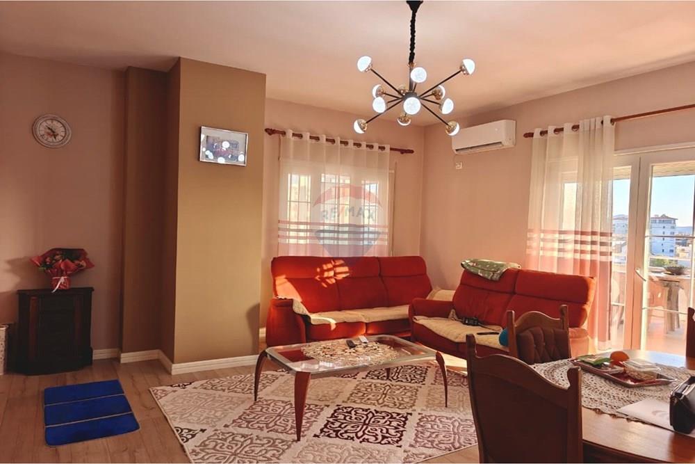 Apartamento 3+1+2 con veranda, en venta, fresk, Tirana (8)