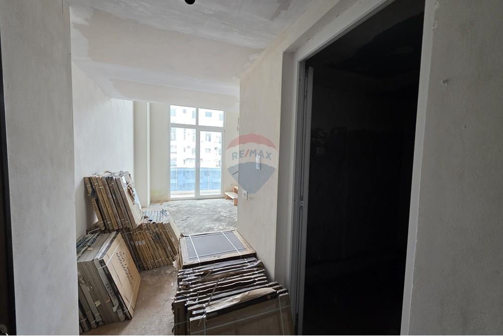 Ofrojme dupleks per shitje ne zonen e shengjinit perballe bar "Leonit". (4)