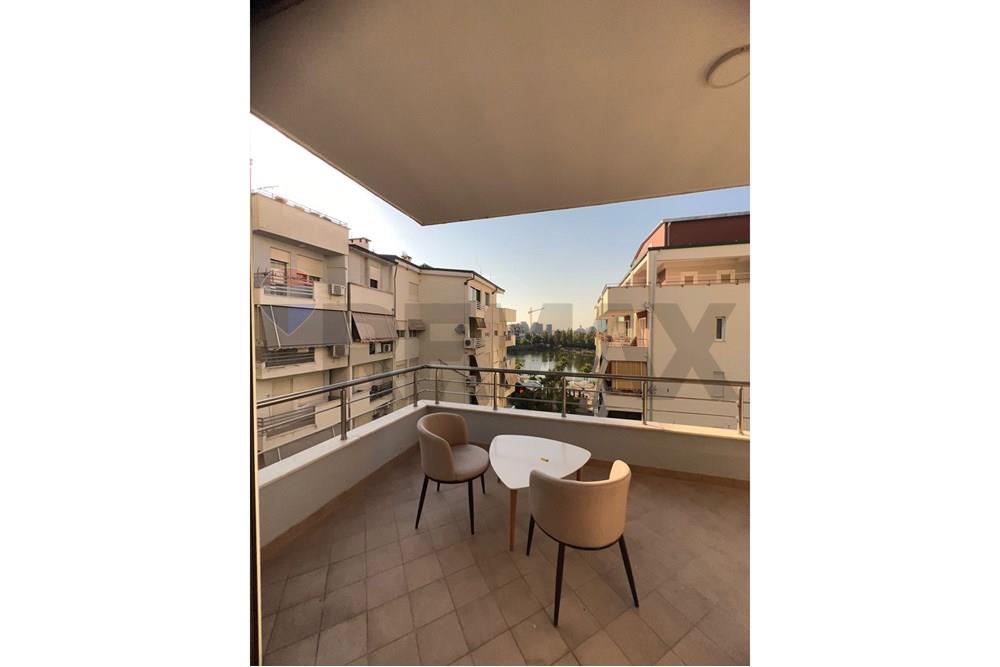 Apartment located at lake dry near radisson hotel