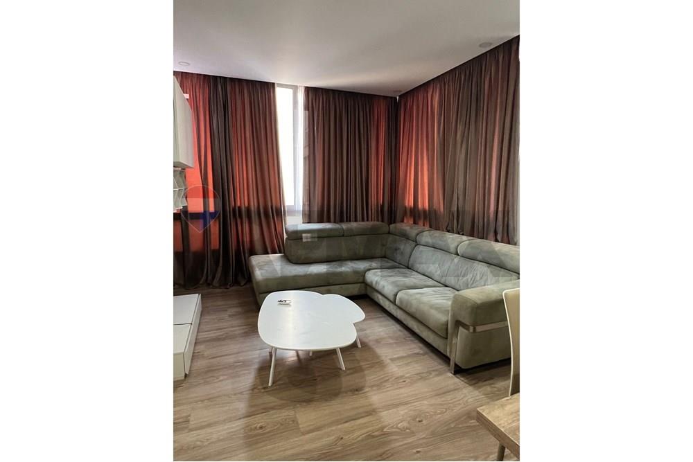 Apartment located at lake dry near radisson hotel