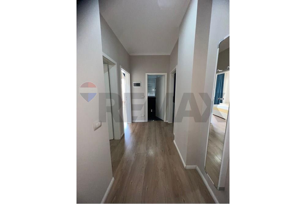 Apartment located at lake dry near radisson hotel