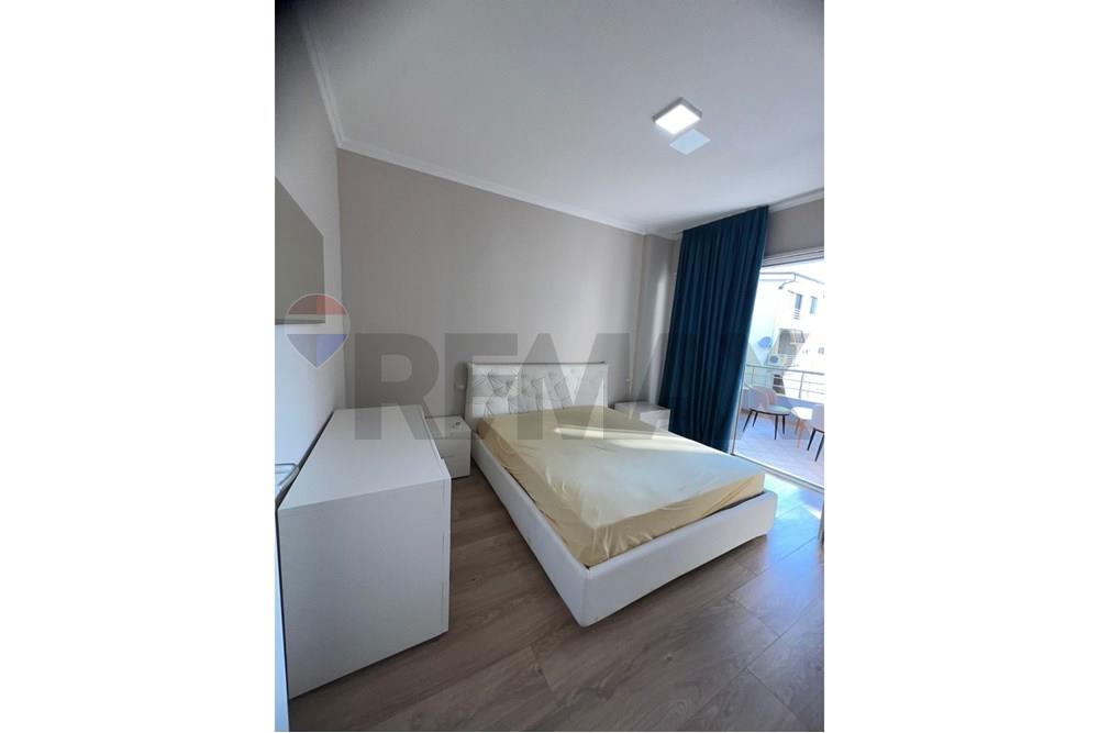 Apartment located at lake dry near radisson hotel