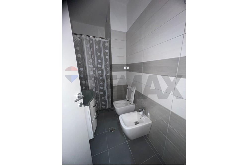 Apartment located at lake dry near radisson hotel