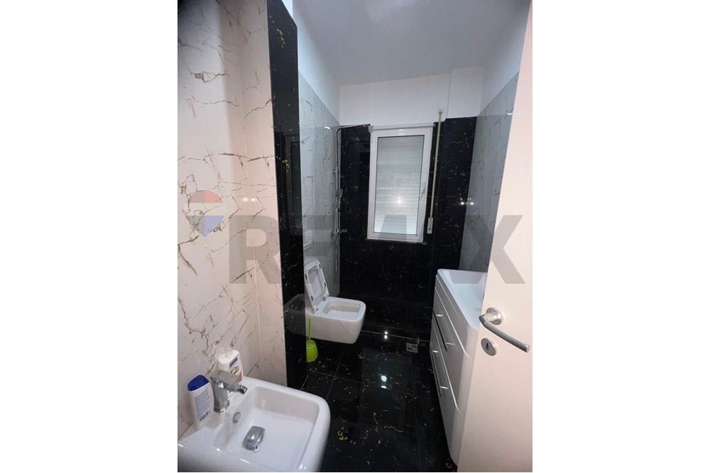 Apartment located at lake dry near radisson hotel