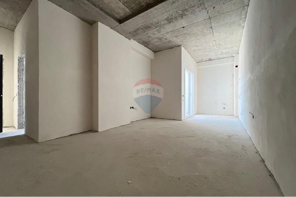 Apartamento 1+1 novo à venda, construção de qualidade, próximo à escola de marinha na lungomare Vlorë (2)