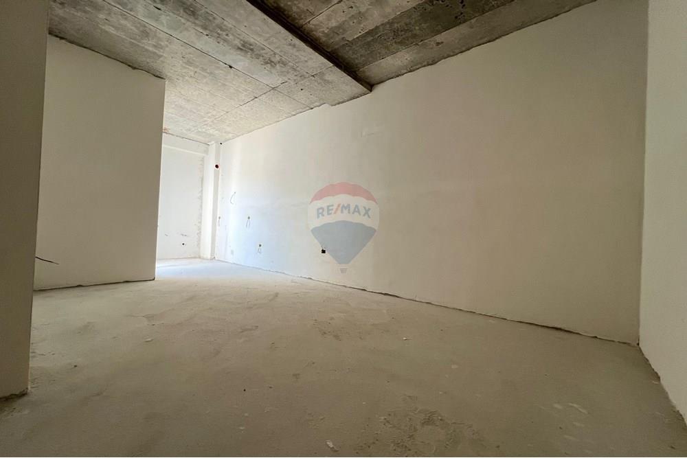 Apartamento 1+1 novo à venda, construção de qualidade, próximo à escola de marinha na lungomare Vlorë (4)