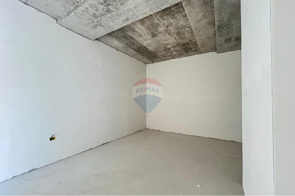 Apartamento 1+1 novo à venda, construção de qualidade, próximo à escola de marinha na lungomare Vlorë (8)