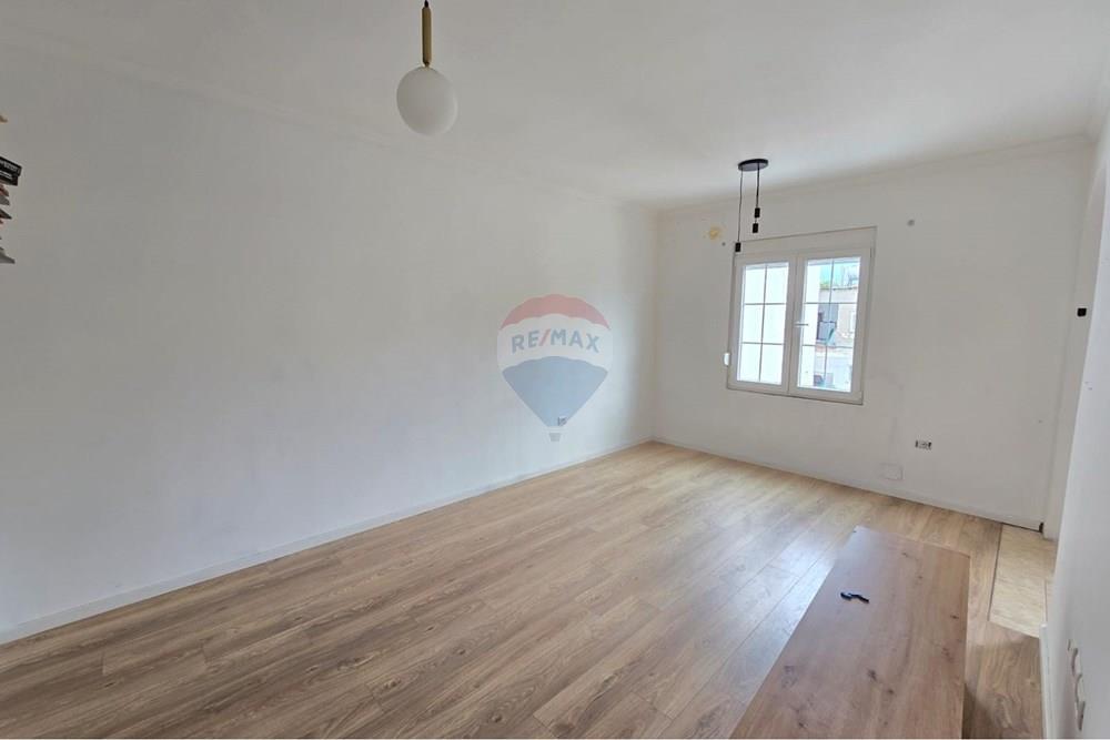 Apartamento ubicado en la zona de myslym shyrit, cerca de bkt.