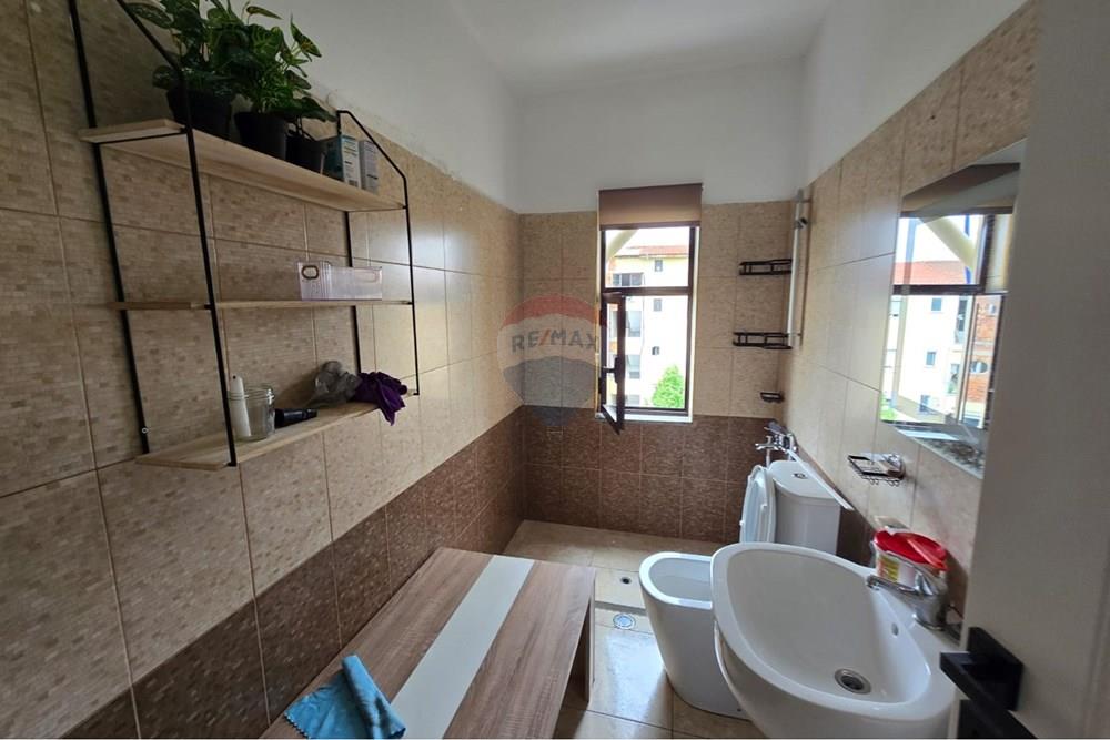 Apartamento ubicado en la zona de myslym shyrit, cerca de bkt.