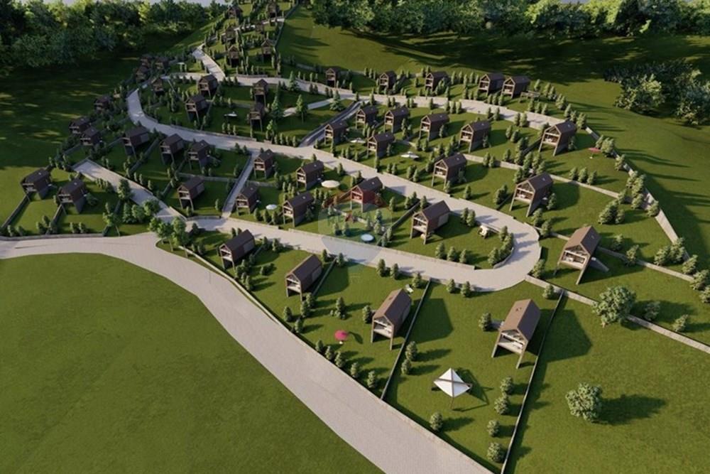 Terreno à venda em marec, Prishtinë! Este terreno comercial possui uma área de 1 hectare e está dividido em várias parcelas a partir de 3 ari. (2)