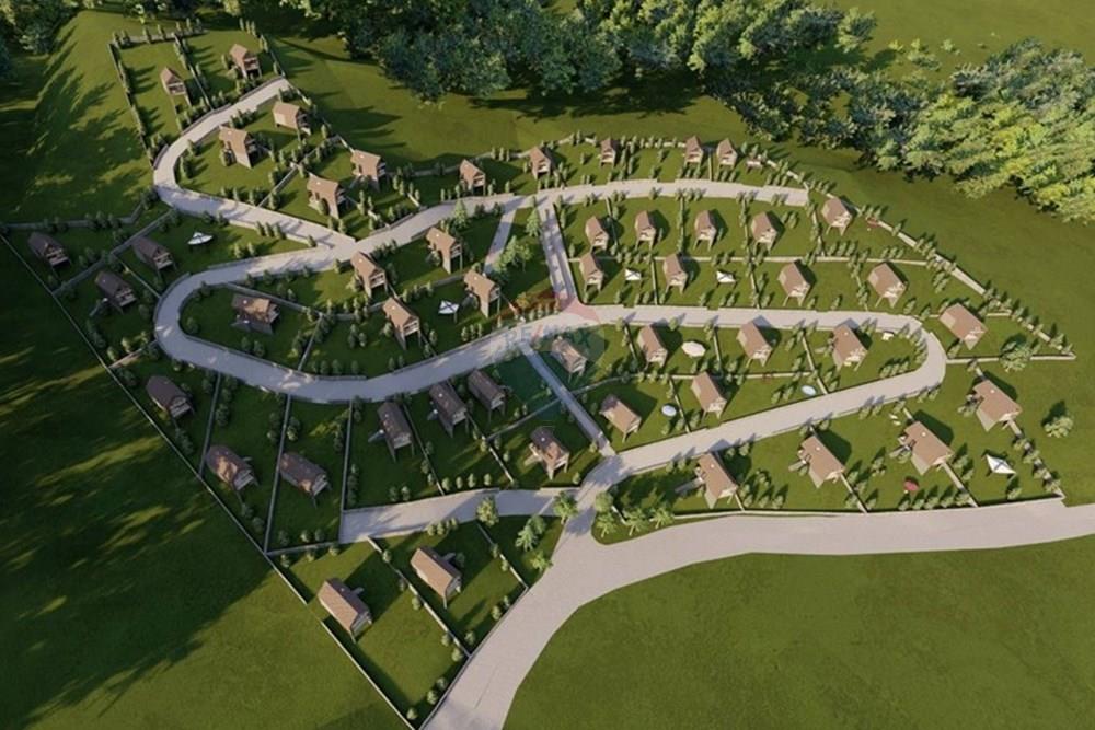 Terreno à venda em marec, Prishtinë! Este terreno comercial possui uma área de 1 hectare e está dividido em várias parcelas a partir de 3 ari. (3)