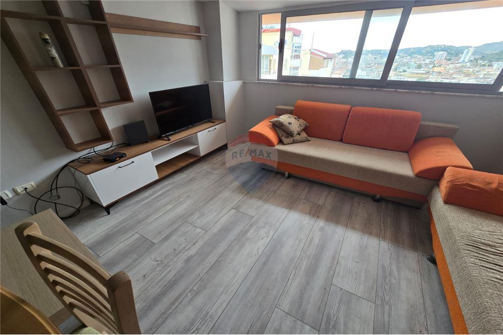 Rruga reshat osmani, Vlorë (2)