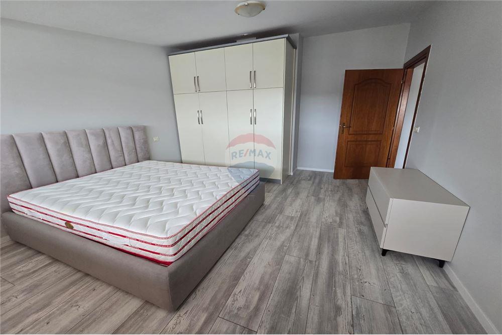 Rruga reshat osmani, Vlorë