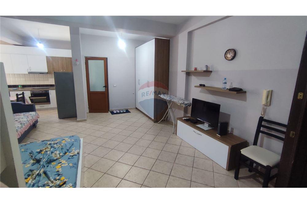 Studio apartments for sale on lungomare, Vlorë