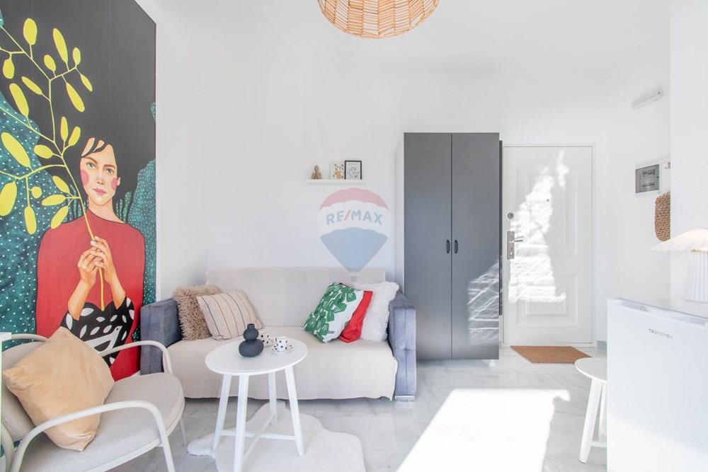 Shitet studio me sipërfaqe 24 m², e pozicionuar në rruga e gjashtë në Sarandë. Studio është plotësisht e mobiluar dhe gati për banim ose për investim. (2)