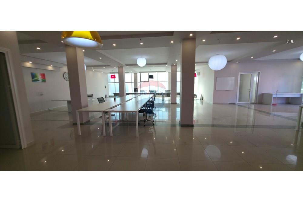 Ufficio in affitto in edificio commerciale di 5 piani ad Astir - adatto per aziende, istituzioni e showroom (2)