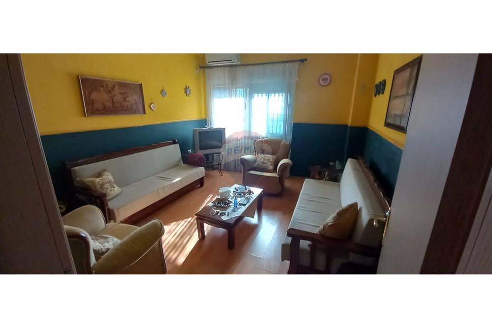 Apartment 2+1 for sale in Pogradec, center near the stadium (2)