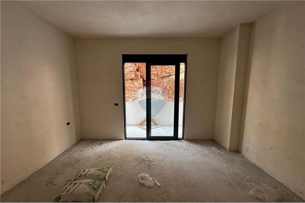Appartement à vendre 2+1 à sarande.