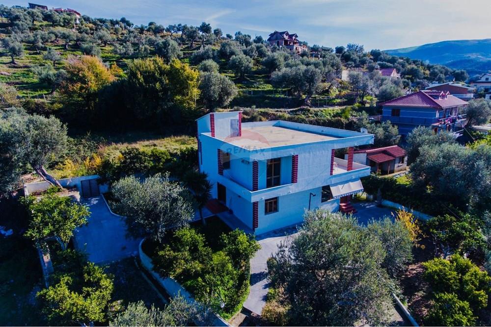 House for sale in Vlora, very close to kuzum baba.