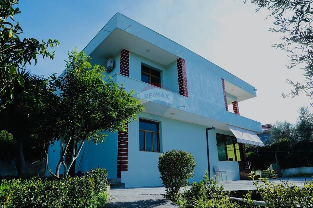 House for sale in Vlora, very close to kuzum baba. (2)