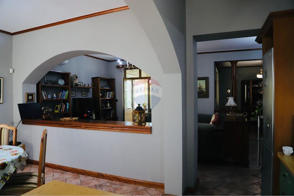 House for sale in Vlora, very close to kuzum baba. (4)