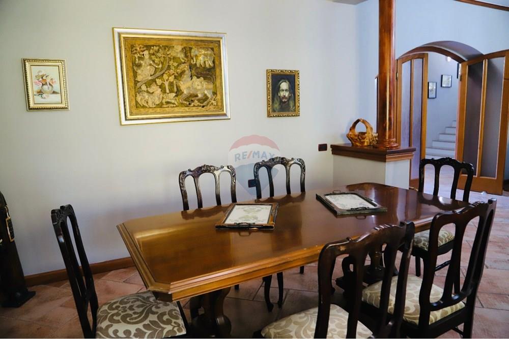 House for sale in Vlora, very close to kuzum baba. (6)