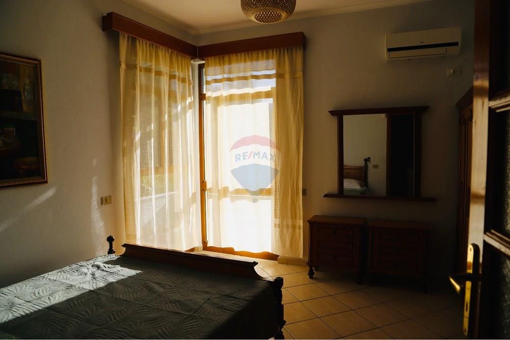 House for sale in Vlora, very close to kuzum baba. (8)