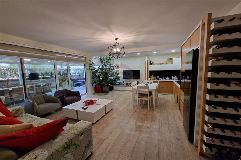 2+1 wohnung + veranda zum verkauf in ujë të ftohtë, Vlorë (2)