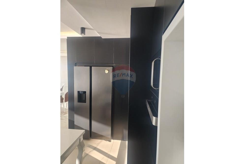Penthouse në shitje rruga bill golemi, me pamje panoramike nga deti (6)