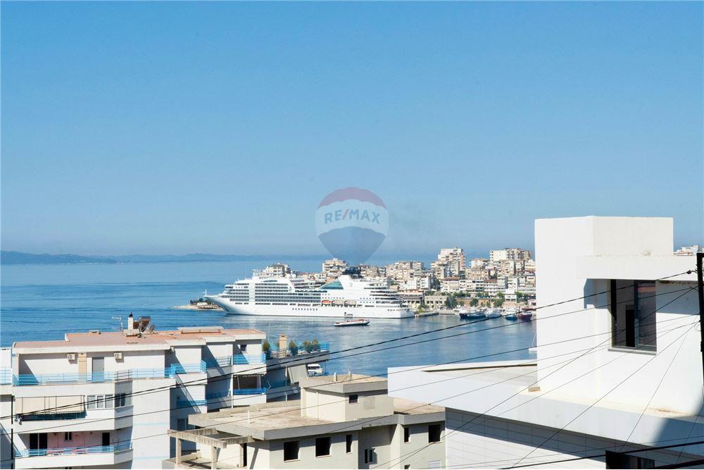 Shitet apartament ne sarande i tipologjise 3+1. (2)
