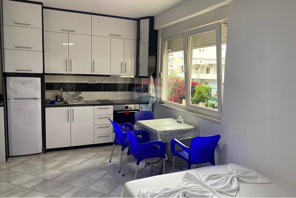 Jepet me qira apartament 1+1 ne qender,sarande.
