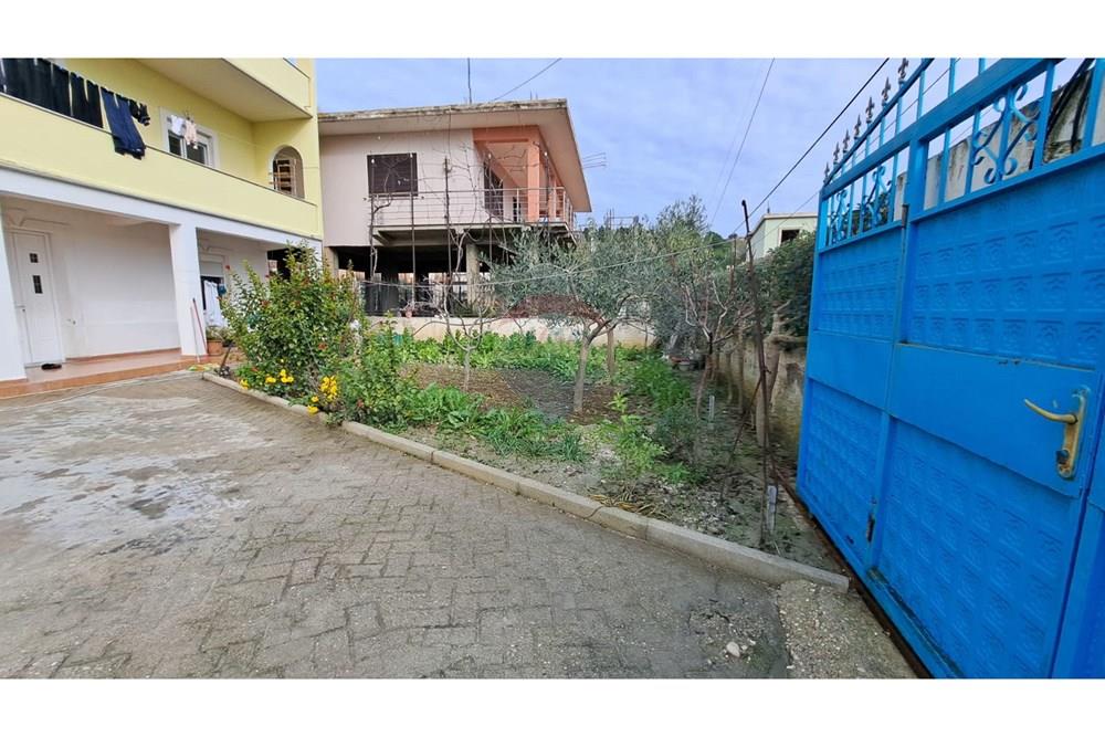 In vendita: Villa di 3 piani nel quartiere kushtrimi, Vlorë (5)