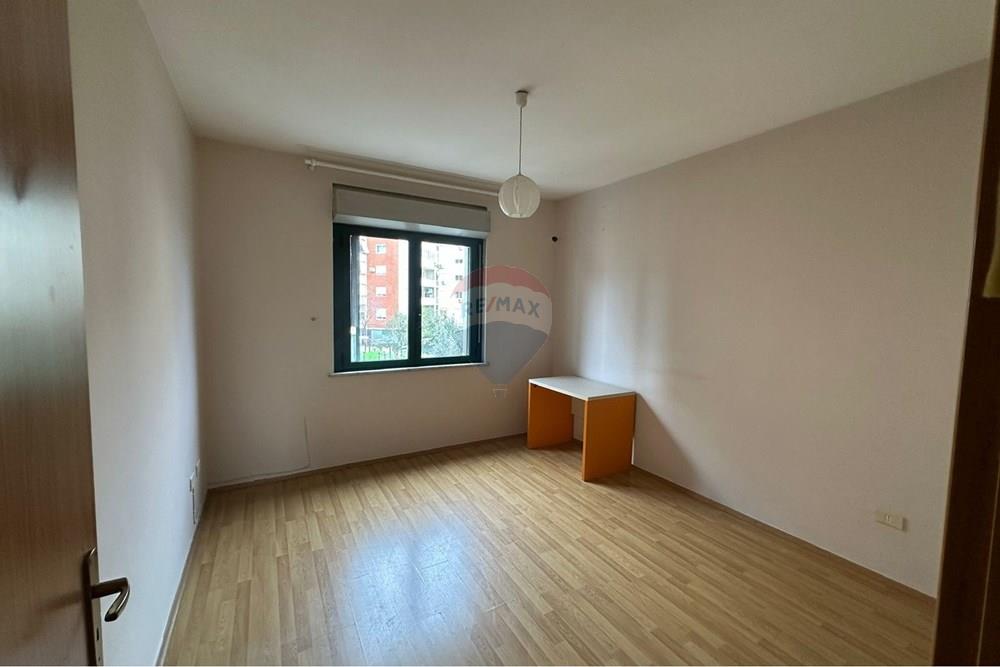 Jepet apartament 3+1 me qira